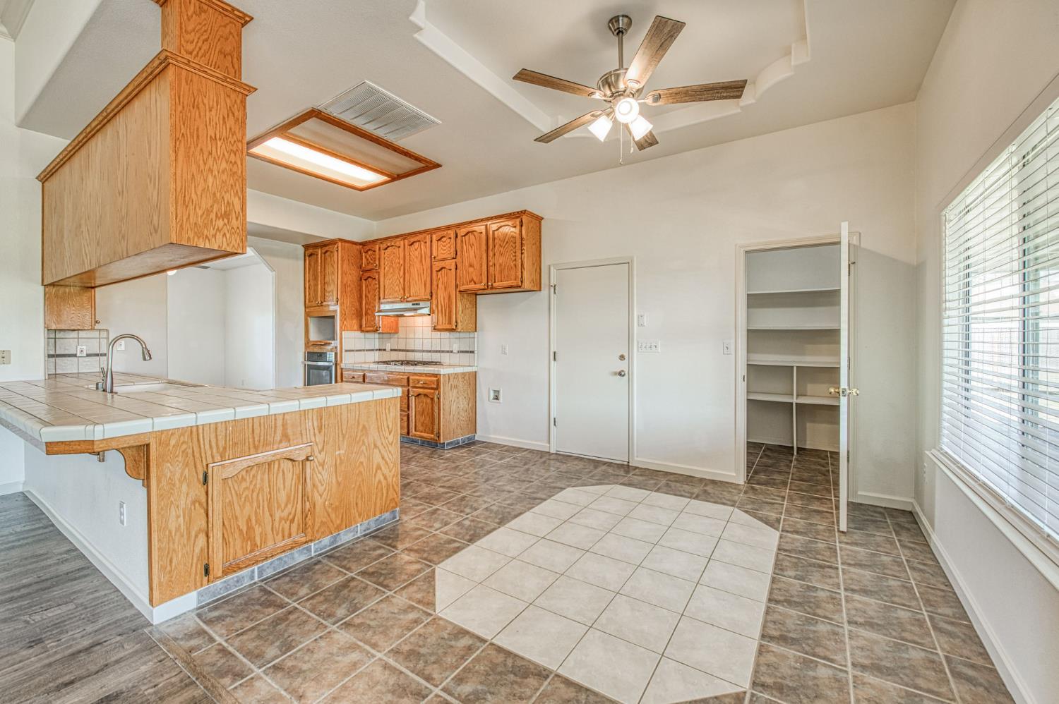 16601 La Canada Rd, Madera, CA 93636