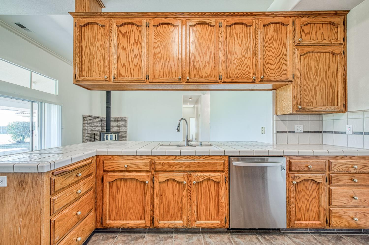 16601 La Canada Rd, Madera, CA 93636