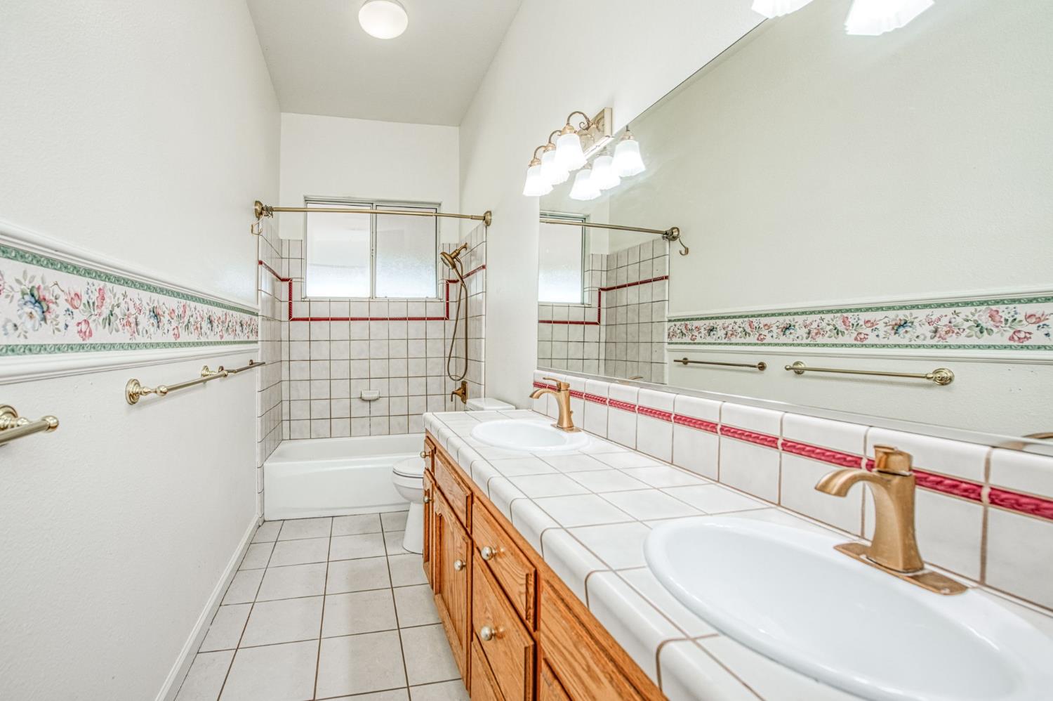 16601 La Canada Rd, Madera, CA 93636