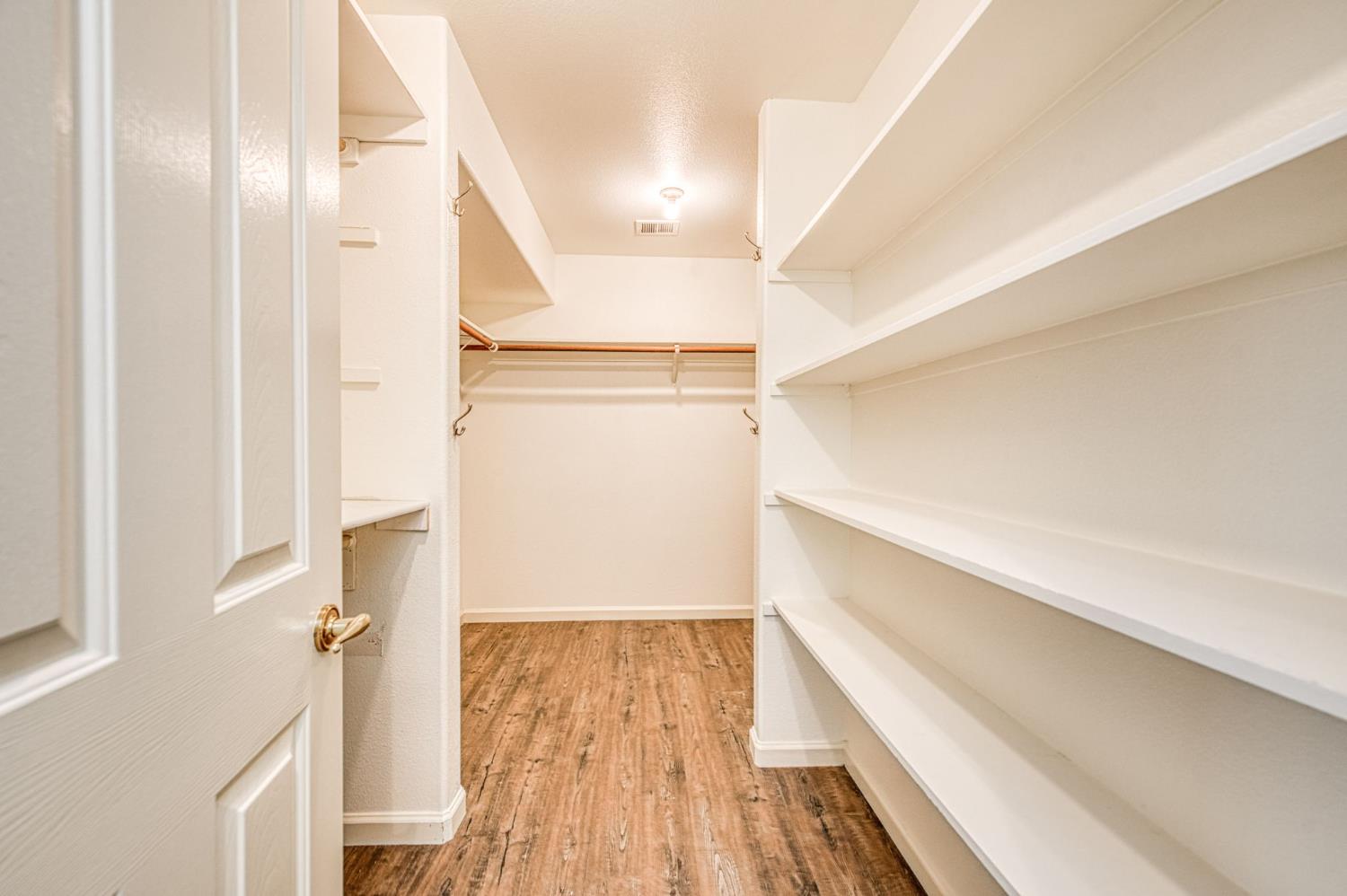 16601 La Canada Rd, Madera, CA 93636