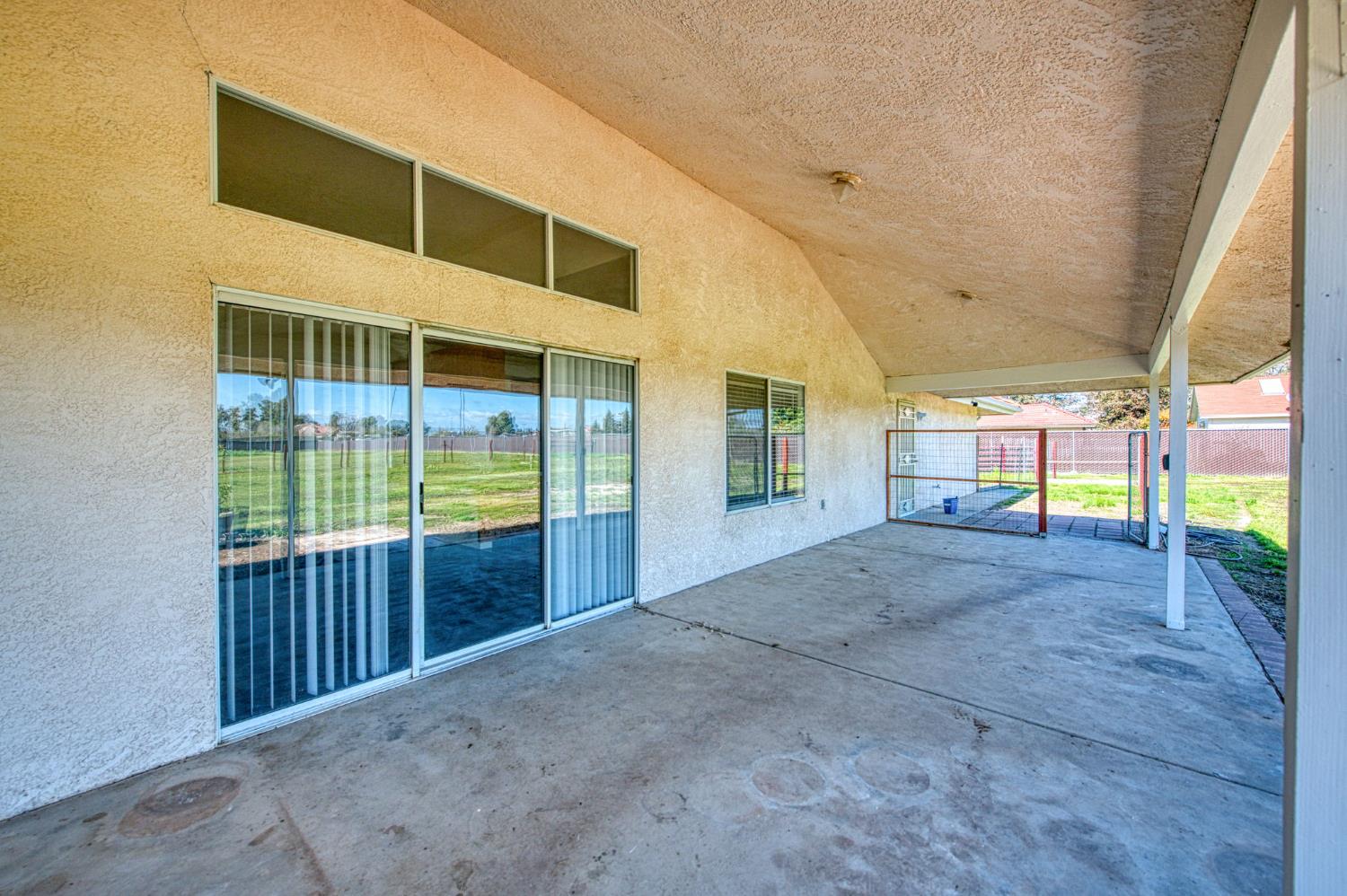 16601 La Canada Rd, Madera, CA 93636