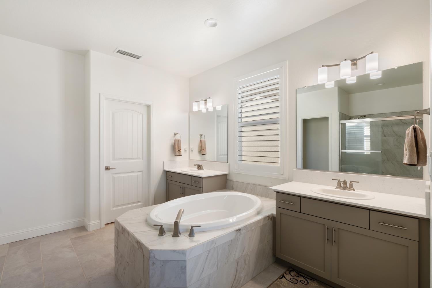 4188 N Contessa Ave, Fresno, CA 93723