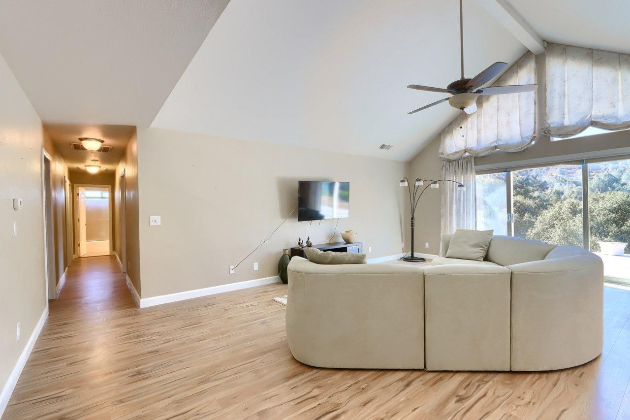 38788 Goldenrod Ln, Oakhurst, CA 93644