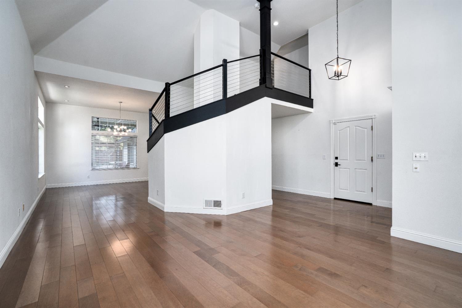 2727 W Bluff Ave #125, Fresno, CA 93711