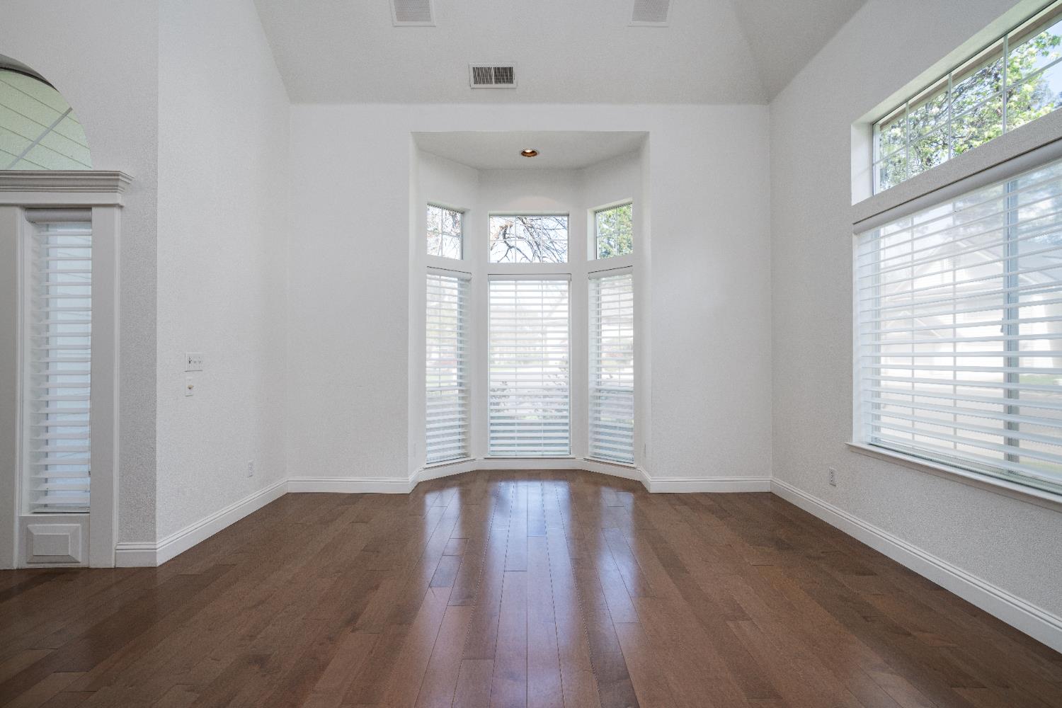 2727 W Bluff Ave #125, Fresno, CA 93711