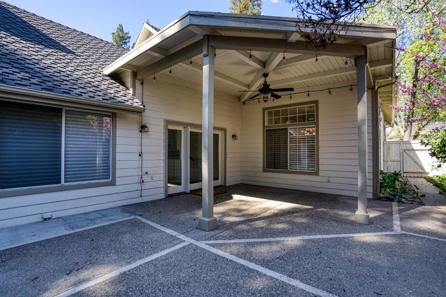 2727 W Bluff Ave #125, Fresno, CA 93711