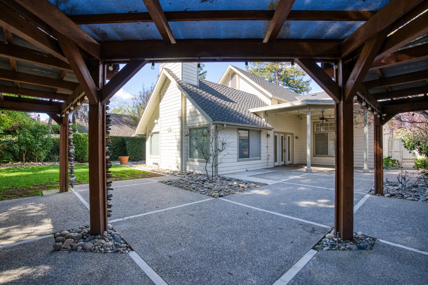 2727 W Bluff Ave #125, Fresno, CA 93711