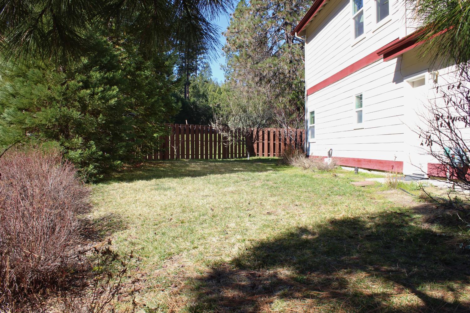 40513 Road 222, Bass Lake, CA 93604