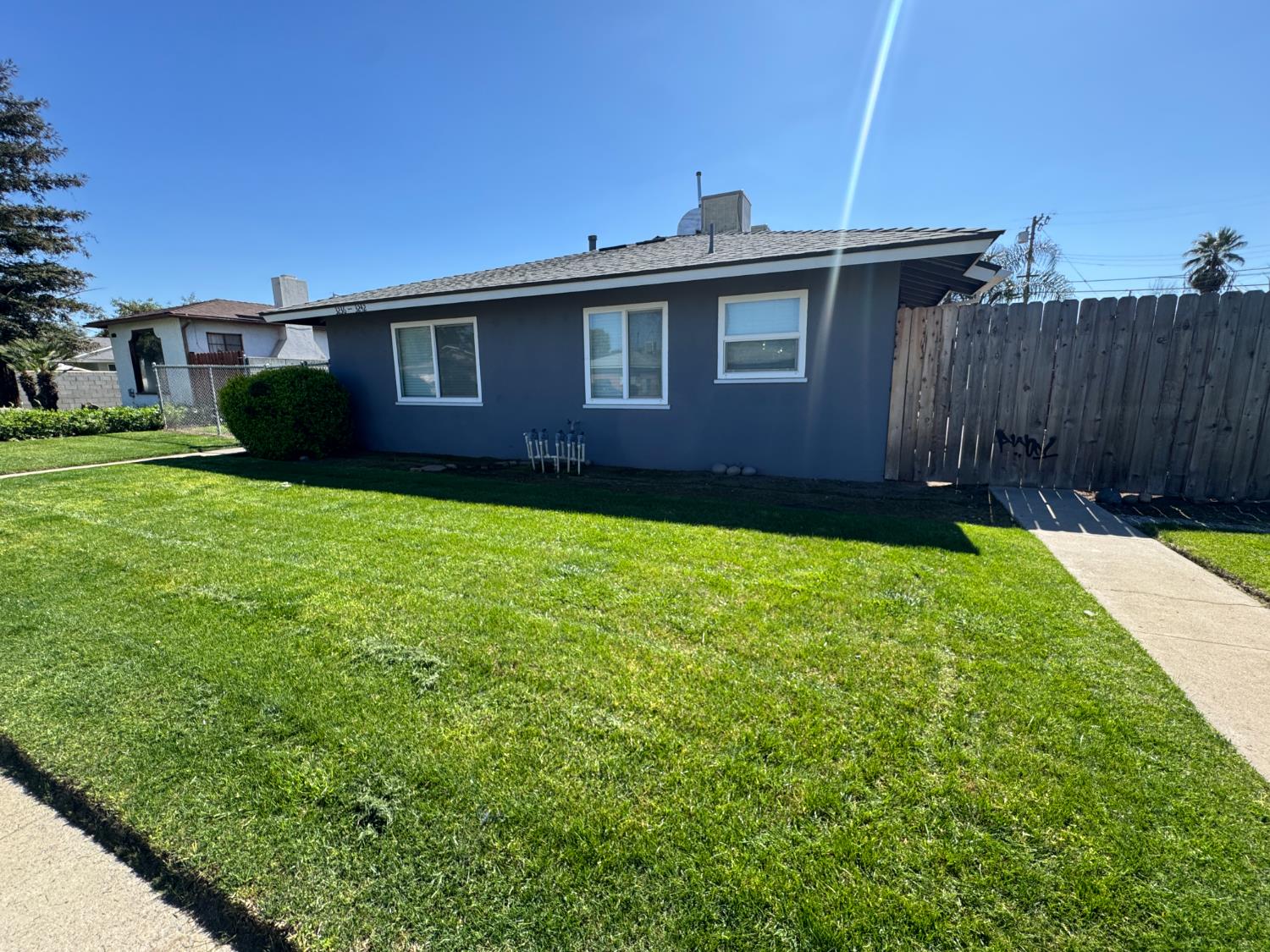 3236 E Clinton Ave, Fresno, CA 93703