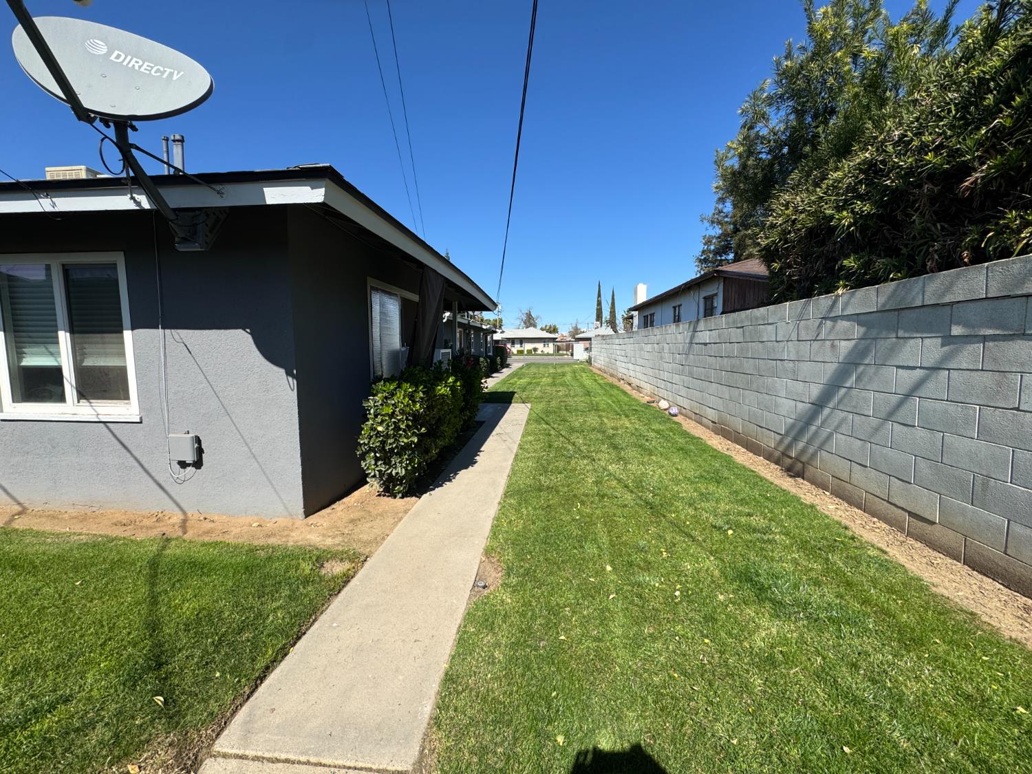 3236 E Clinton Ave, Fresno, CA 93703
