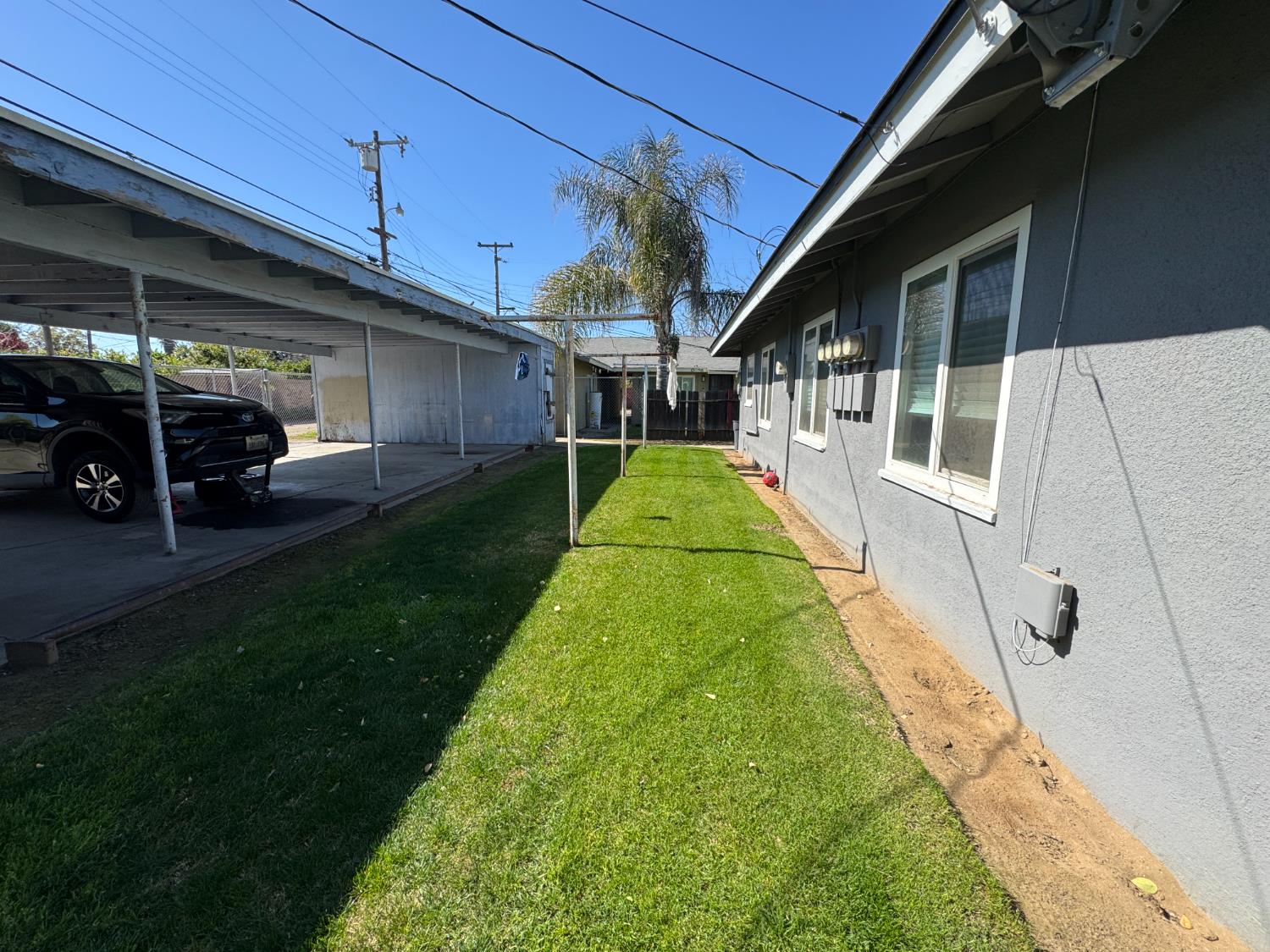 3236 E Clinton Ave, Fresno, CA 93703