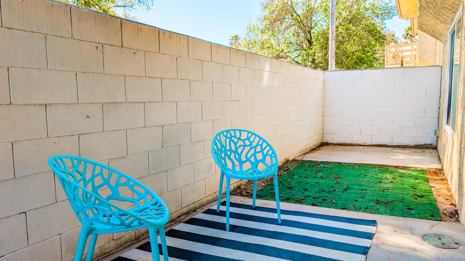 125 S Granada Dr #42, Madera, CA 93637