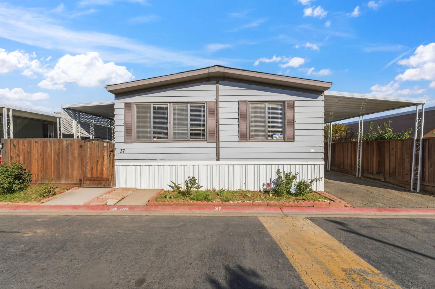 2533 W McKinley Ave #37, Fresno, CA 93728