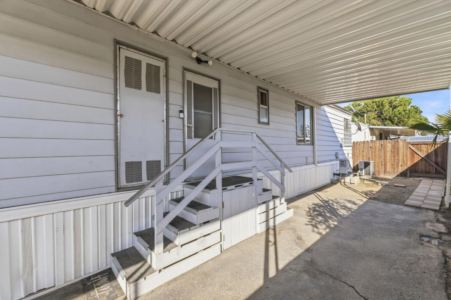 2533 W McKinley Ave #37, Fresno, CA 93728