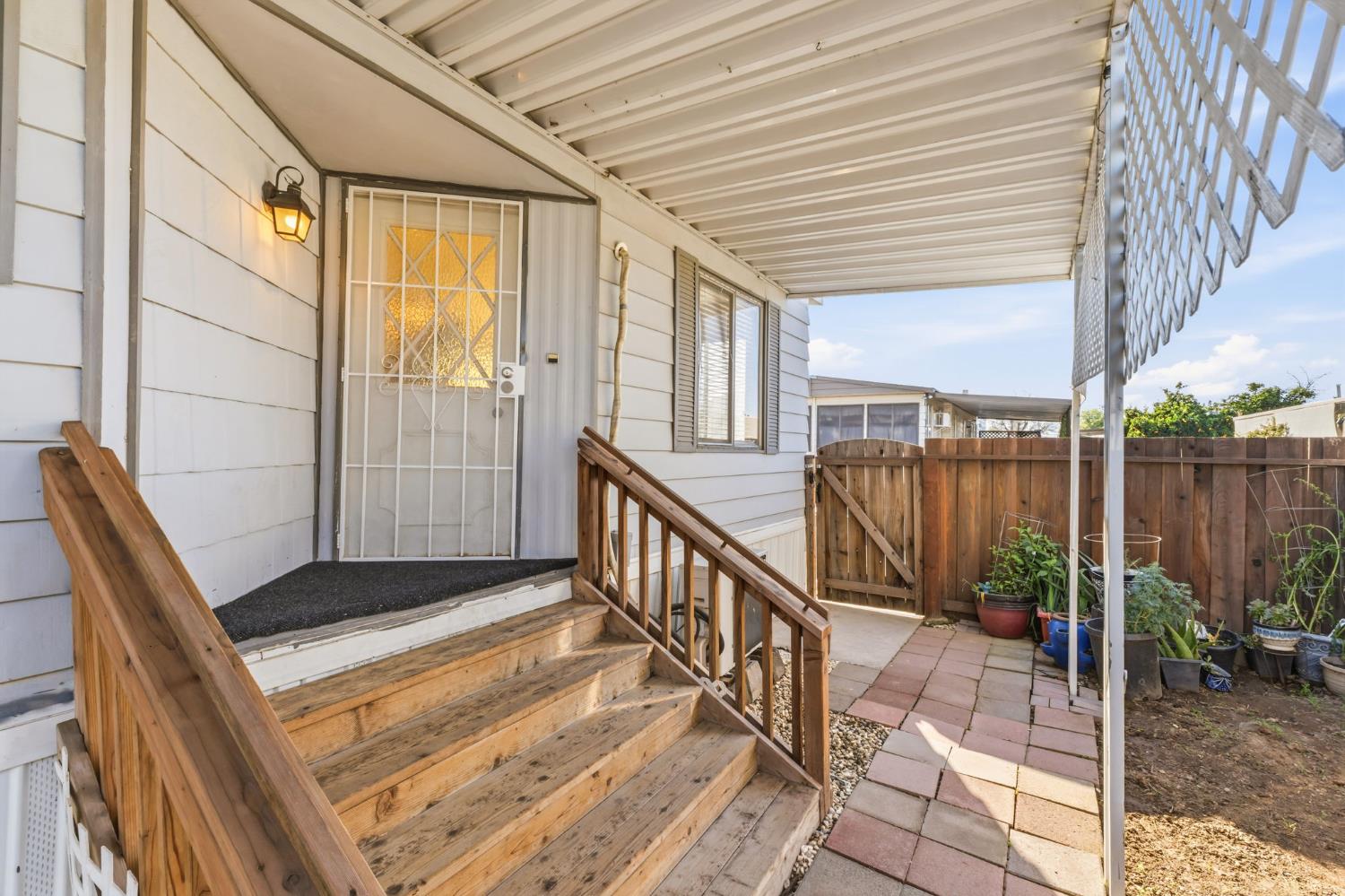 2533 W McKinley Ave #37, Fresno, CA 93728