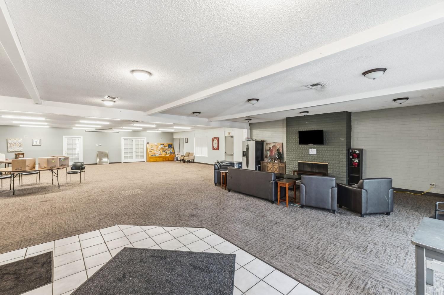 2533 W McKinley Ave #37, Fresno, CA 93728