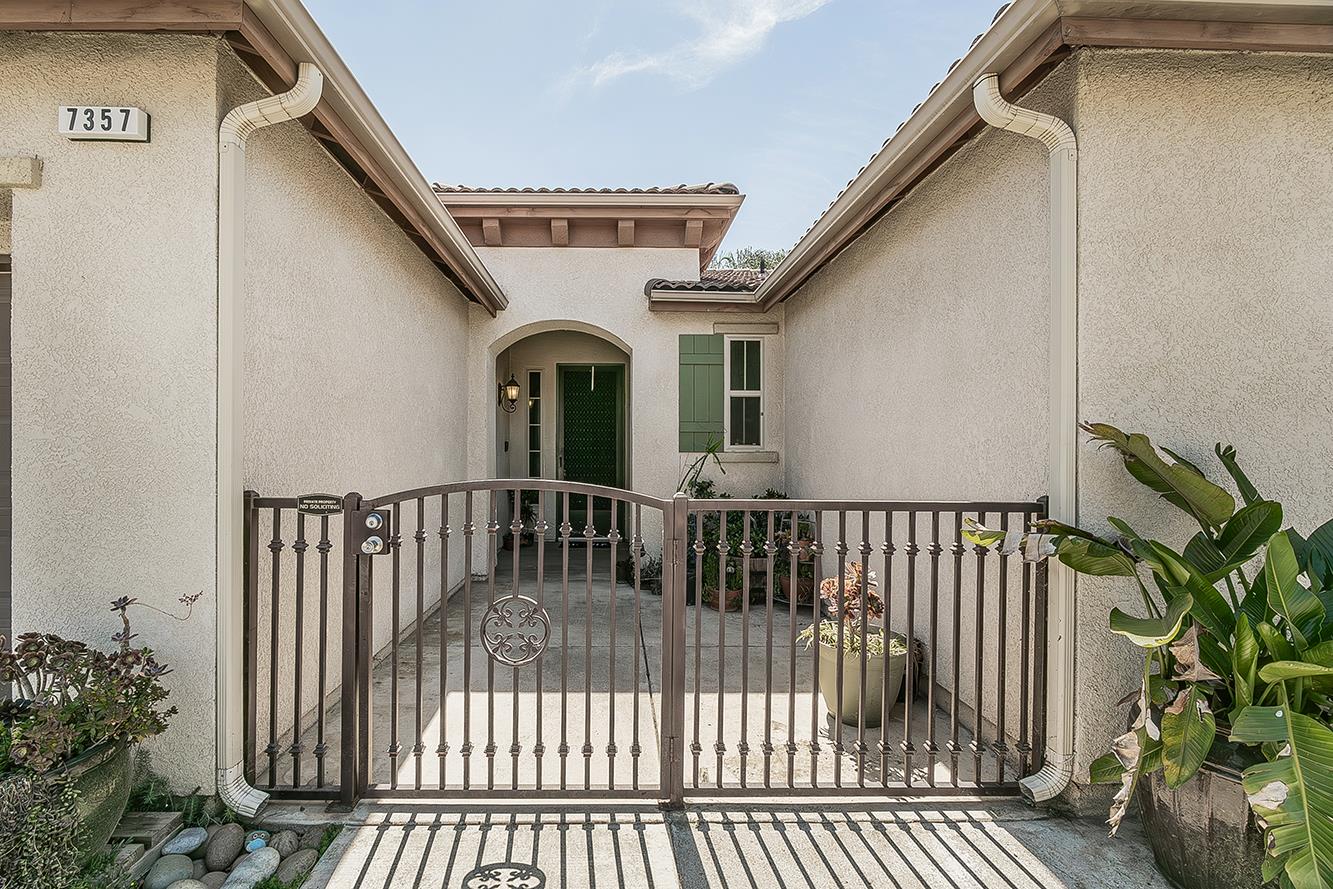 7357 E Redlands Ave, Fresno, CA 93737