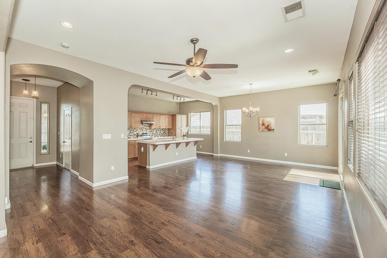 7357 E Redlands Ave, Fresno, CA 93737