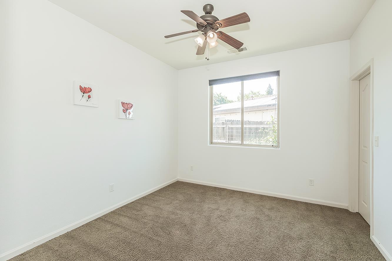 7357 E Redlands Ave, Fresno, CA 93737