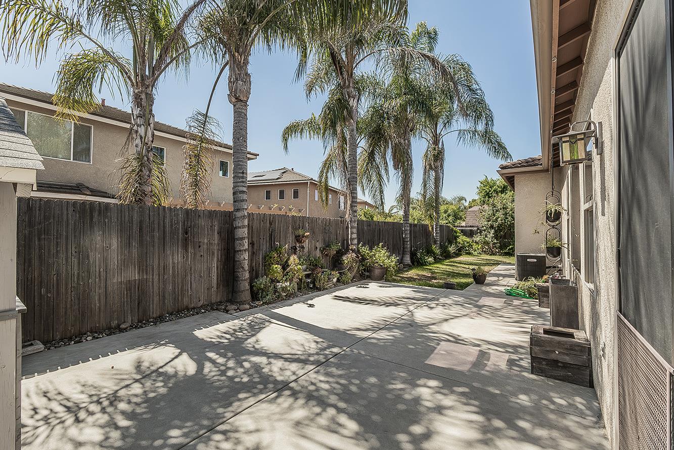 7357 E Redlands Ave, Fresno, CA 93737