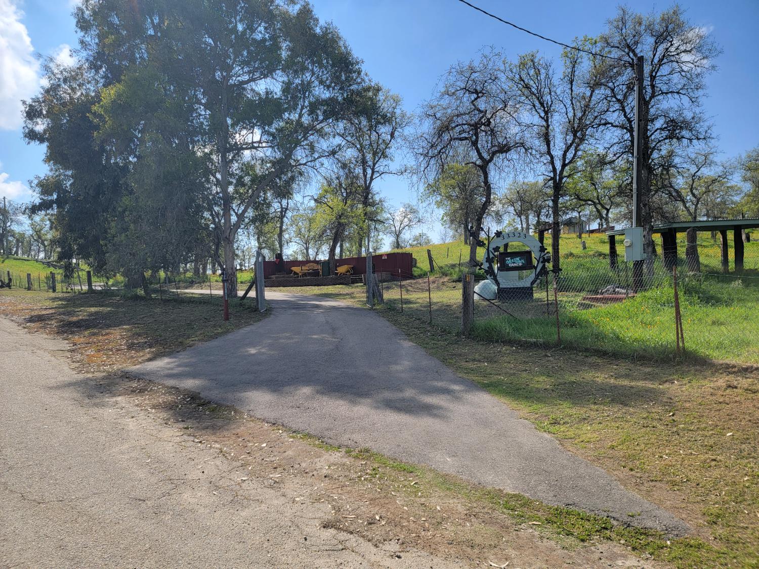 33323 Buttercup Lane, Yokuts Valley, CA 93675