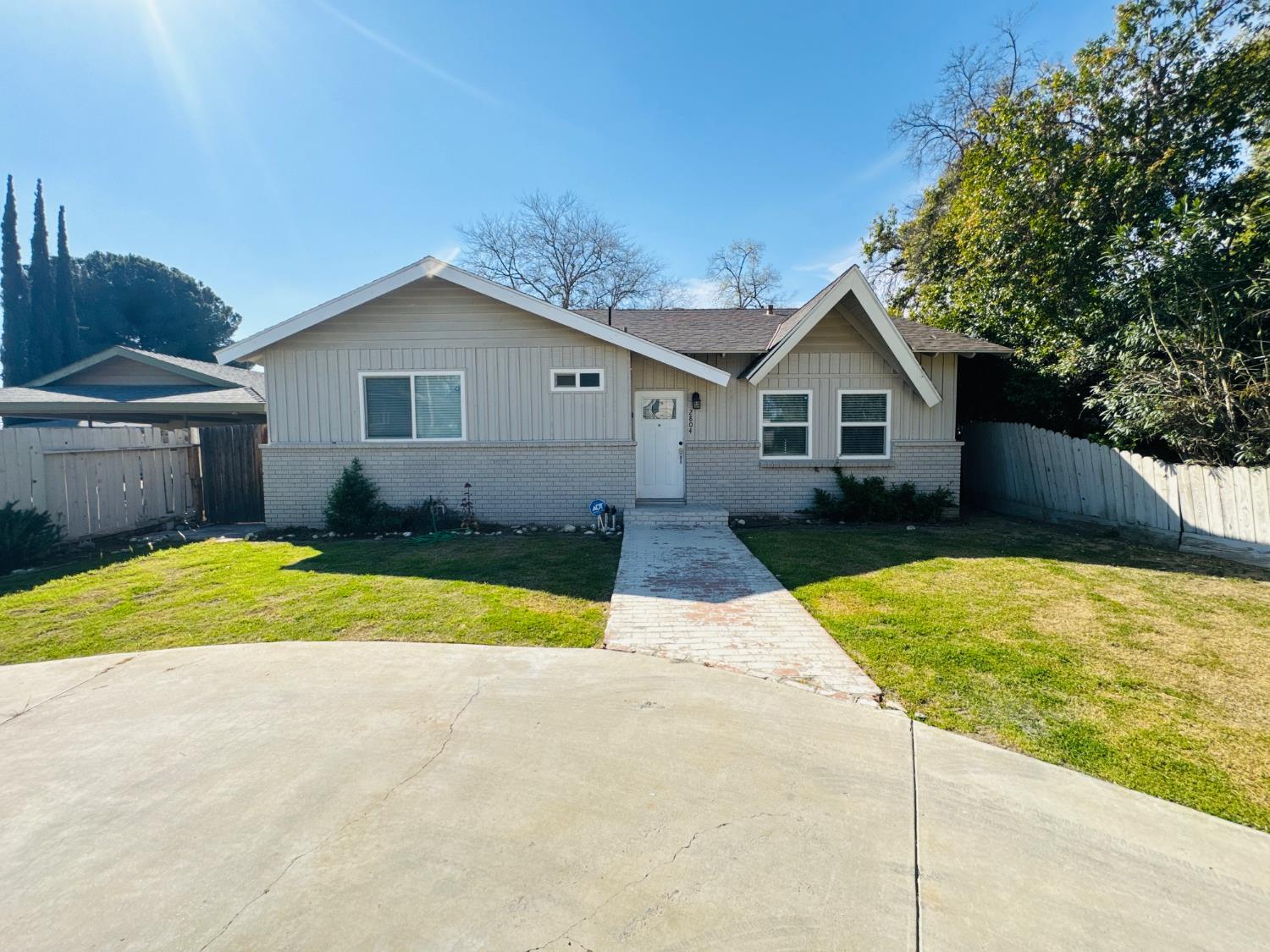 2804 Elmwood Ave, Bakersfield, CA 93305