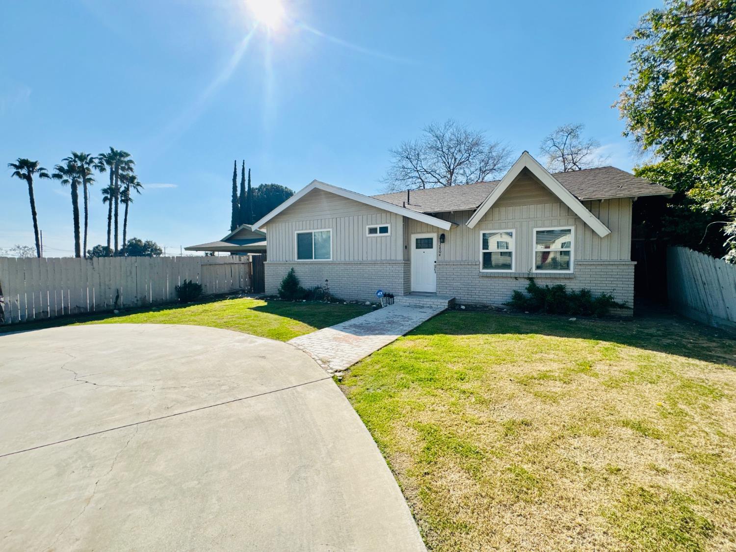 2804 Elmwood Ave, Bakersfield, CA 93305