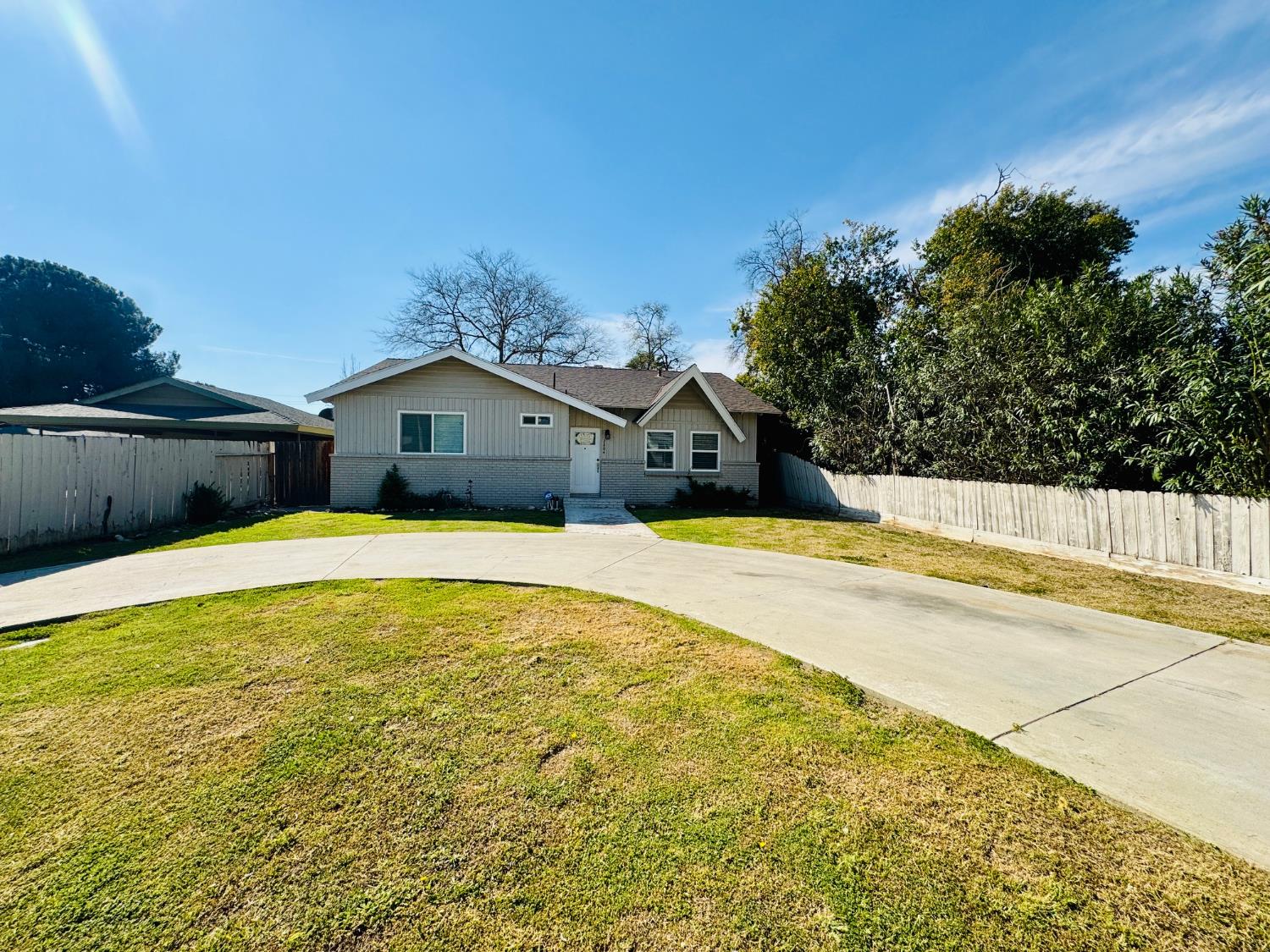 2804 Elmwood Ave, Bakersfield, CA 93305