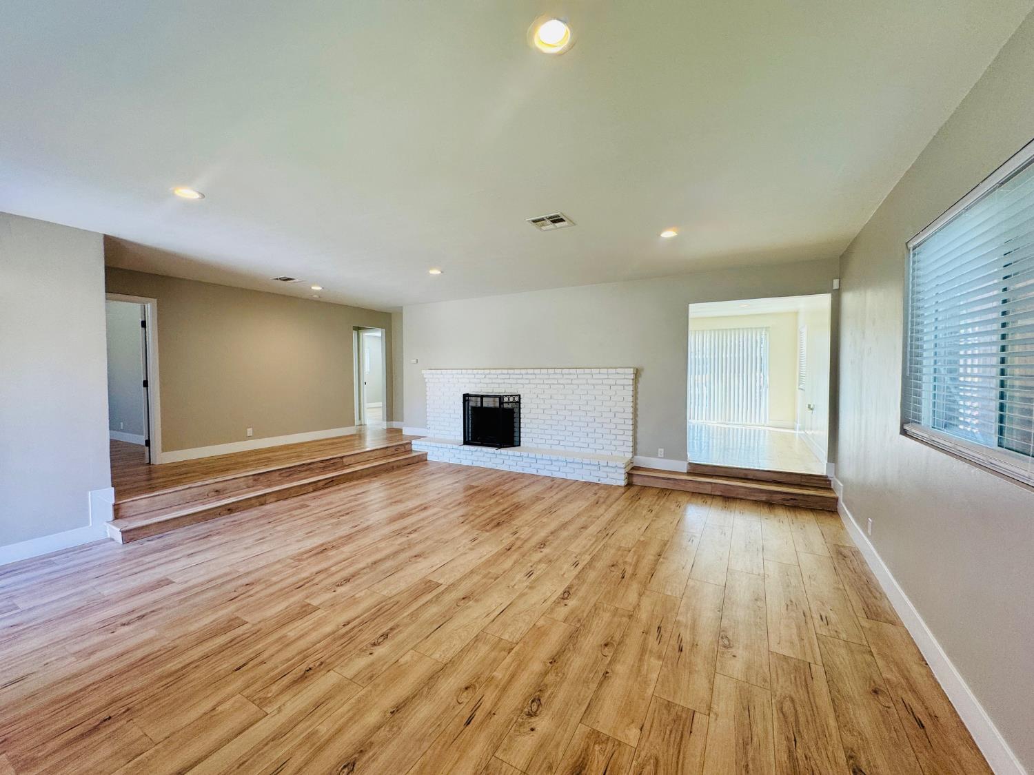 2804 Elmwood Ave, Bakersfield, CA 93305