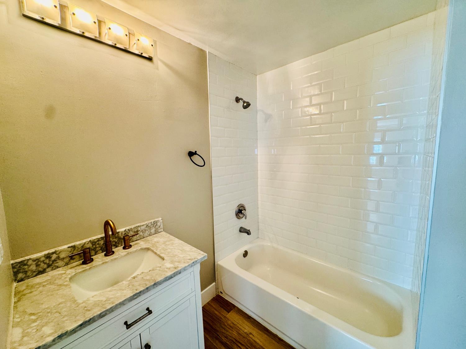 2804 Elmwood Ave, Bakersfield, CA 93305