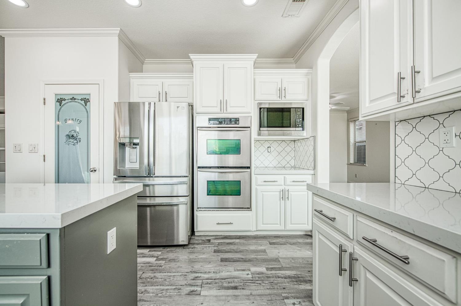 1407 E Via Marbella Dr, Fresno, CA 93730