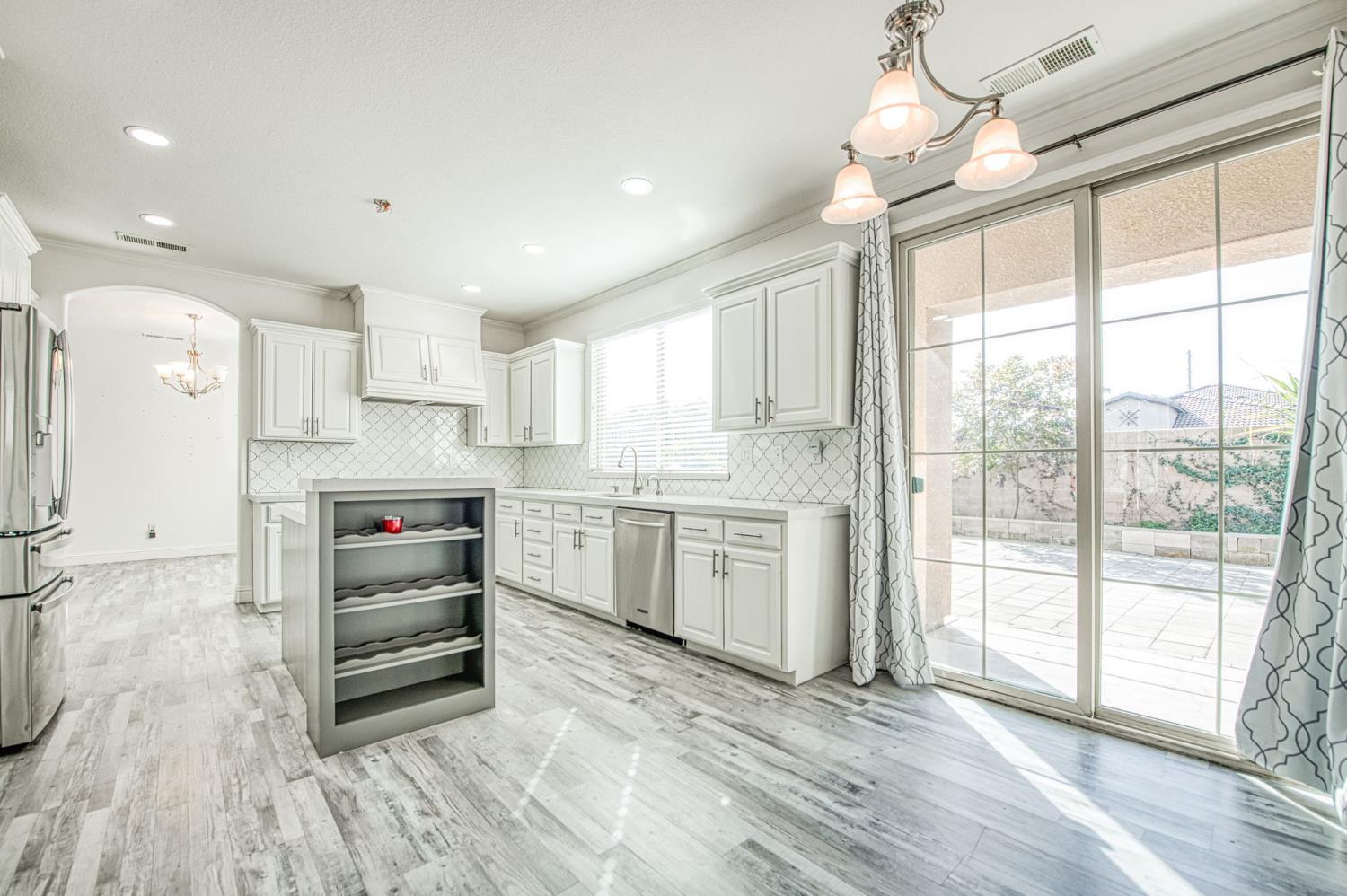 1407 E Via Marbella Dr, Fresno, CA 93730