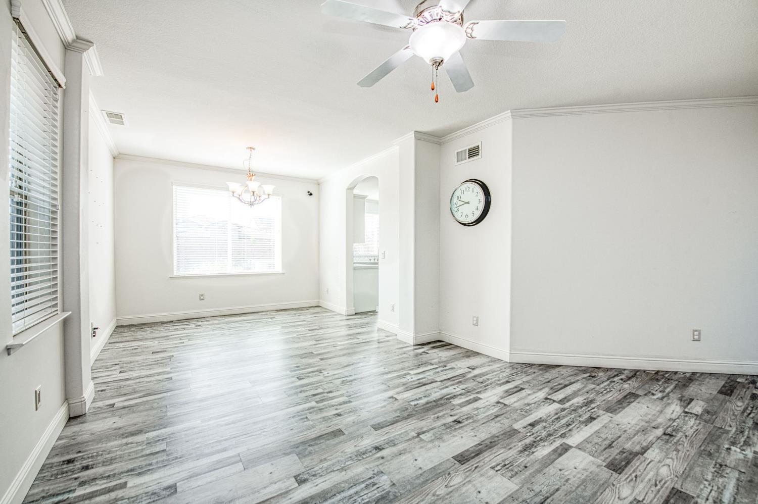 1407 E Via Marbella Dr, Fresno, CA 93730