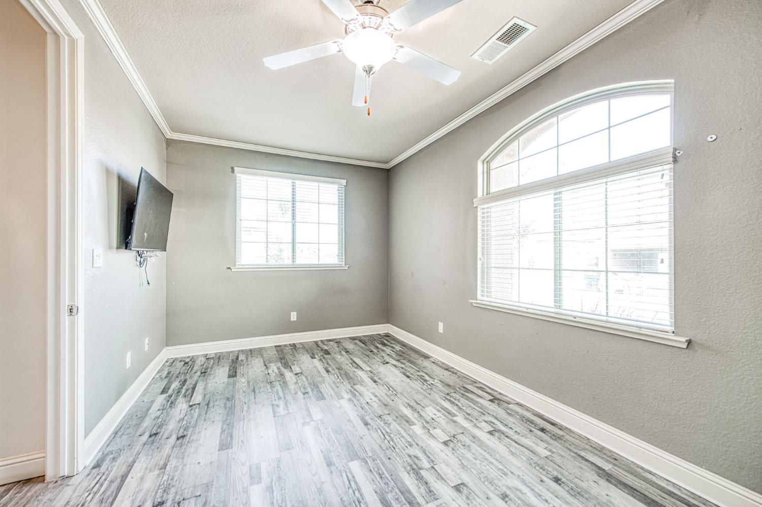 1407 E Via Marbella Dr, Fresno, CA 93730