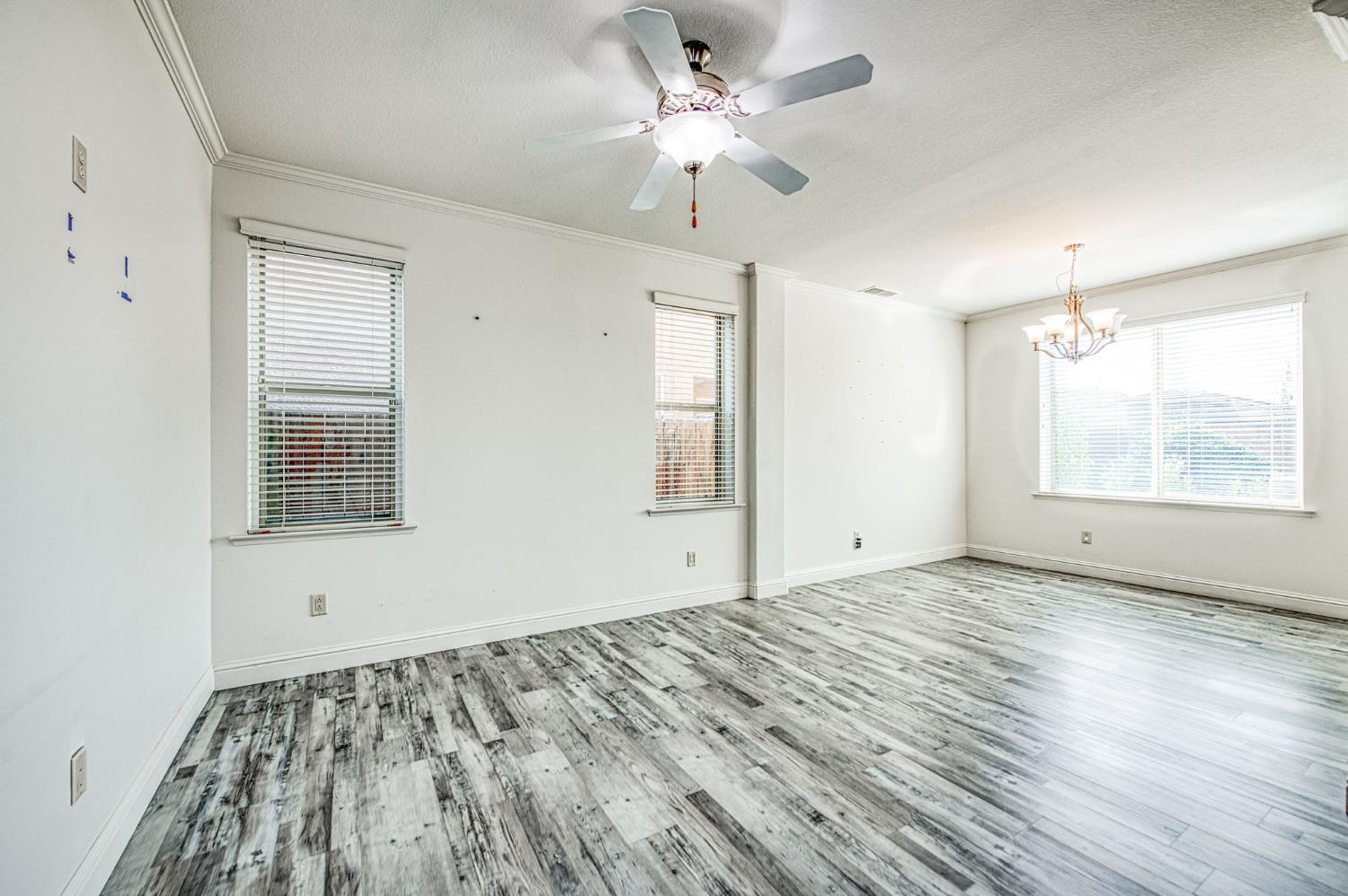 1407 E Via Marbella Dr, Fresno, CA 93730