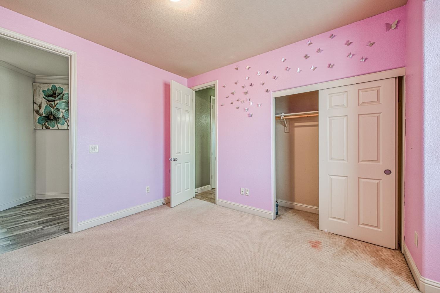 1407 E Via Marbella Dr, Fresno, CA 93730