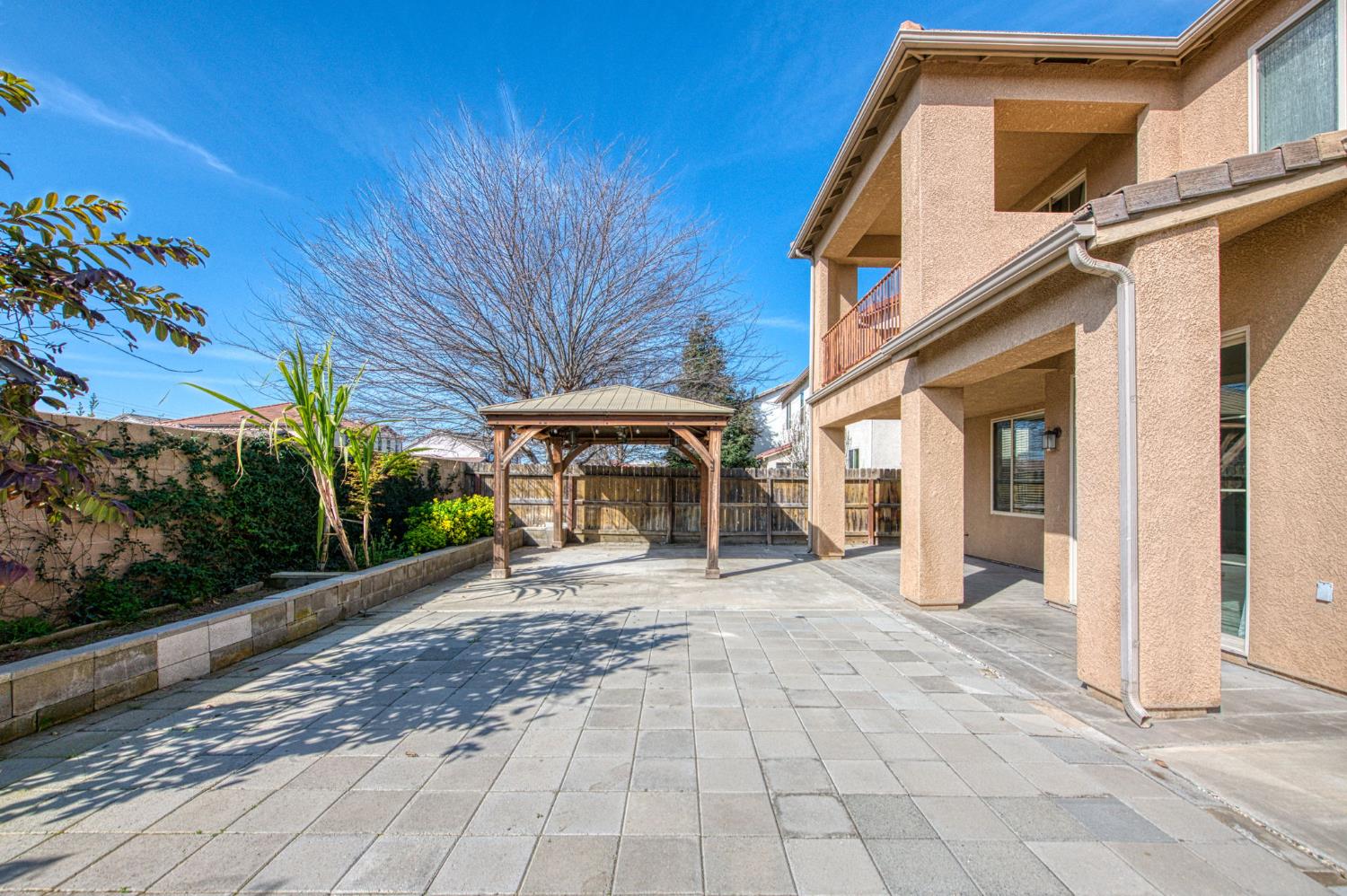 1407 E Via Marbella Dr, Fresno, CA 93730