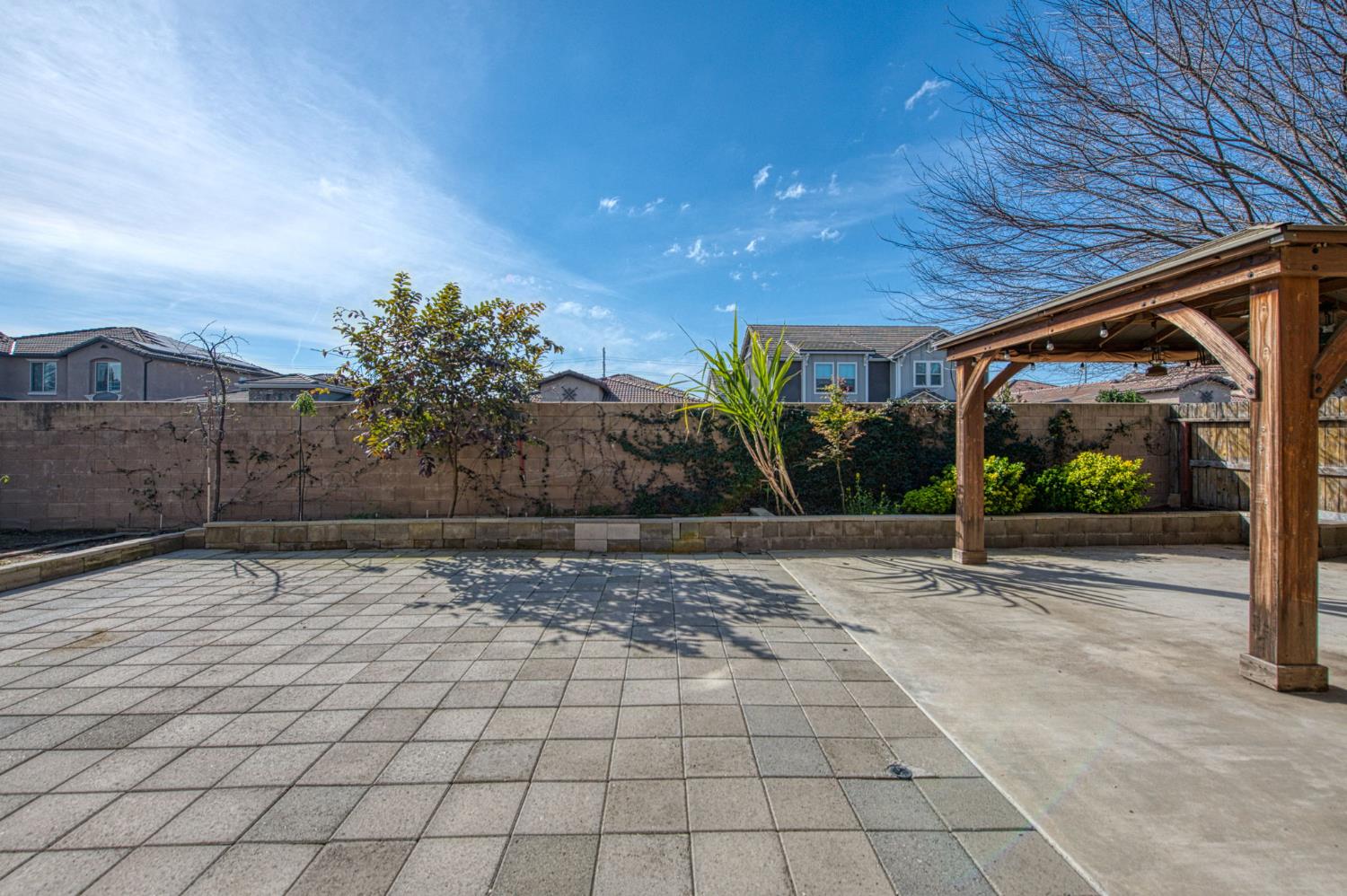 1407 E Via Marbella Dr, Fresno, CA 93730