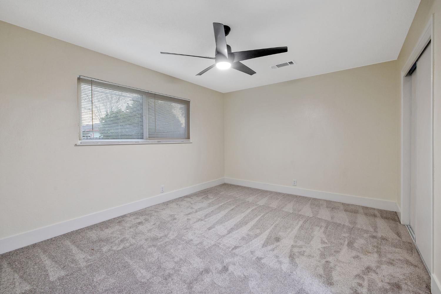 697 E Scott Ave, Fresno, CA 93710