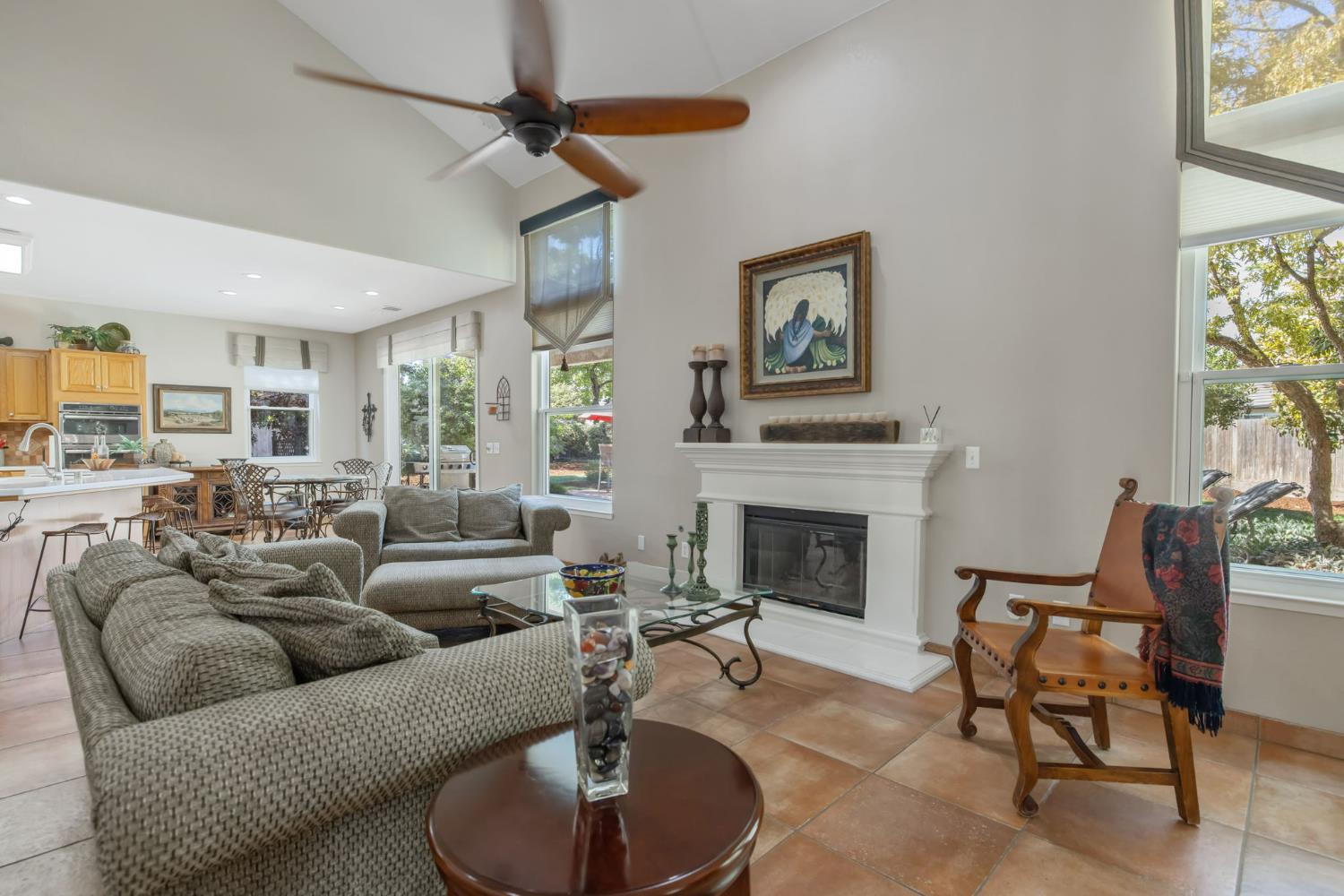 6030 W Country Ct, Visalia, CA 93277