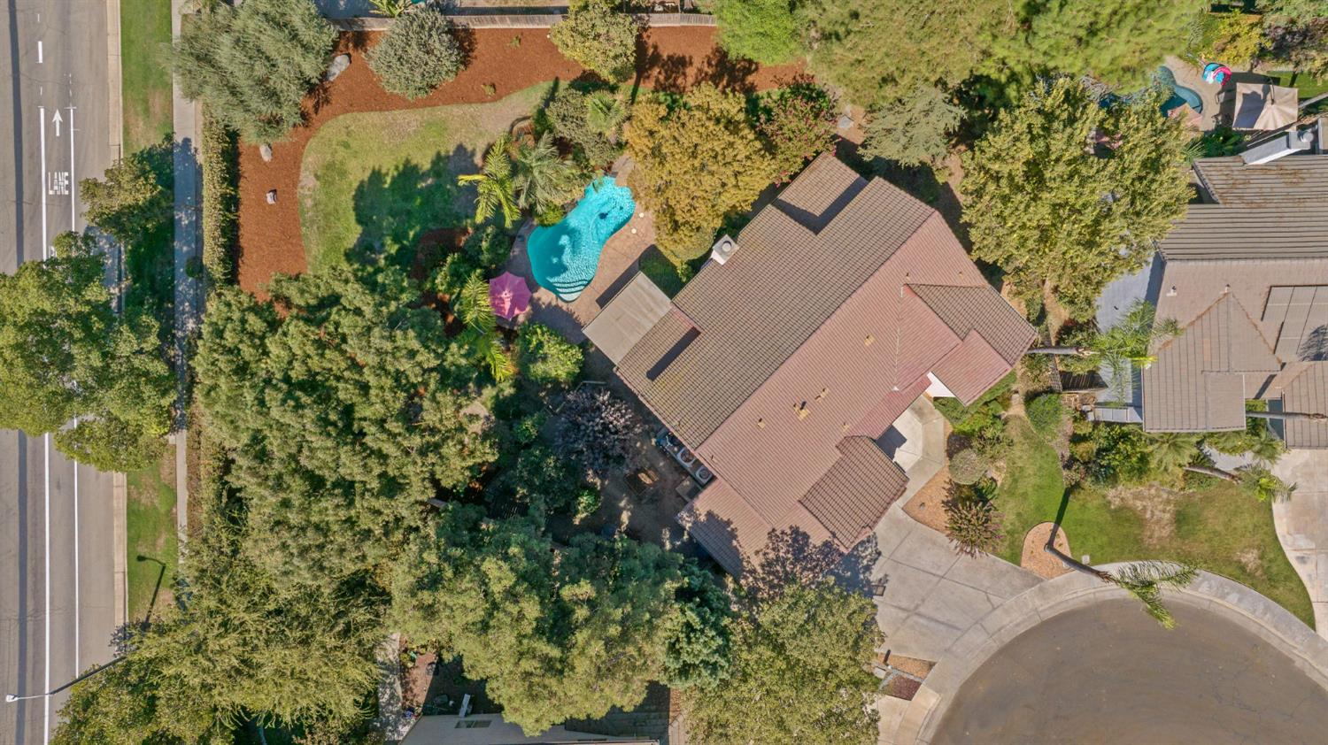 6030 W Country Ct, Visalia, CA 93277