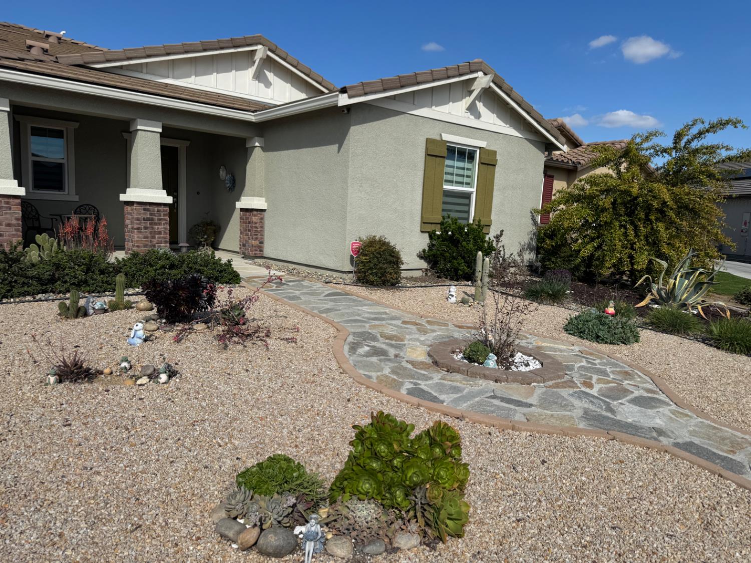 6954 E Braly, Fresno, CA 93727