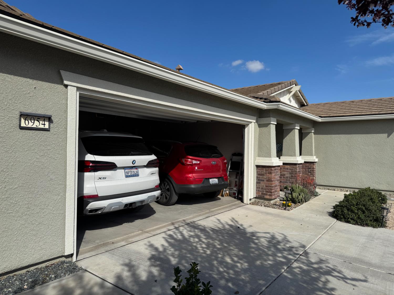 6954 E Braly, Fresno, CA 93727