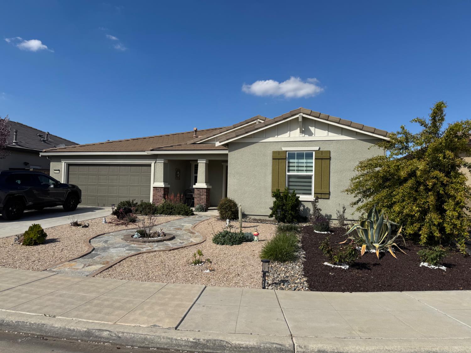 6954 E Braly, Fresno, CA 93727