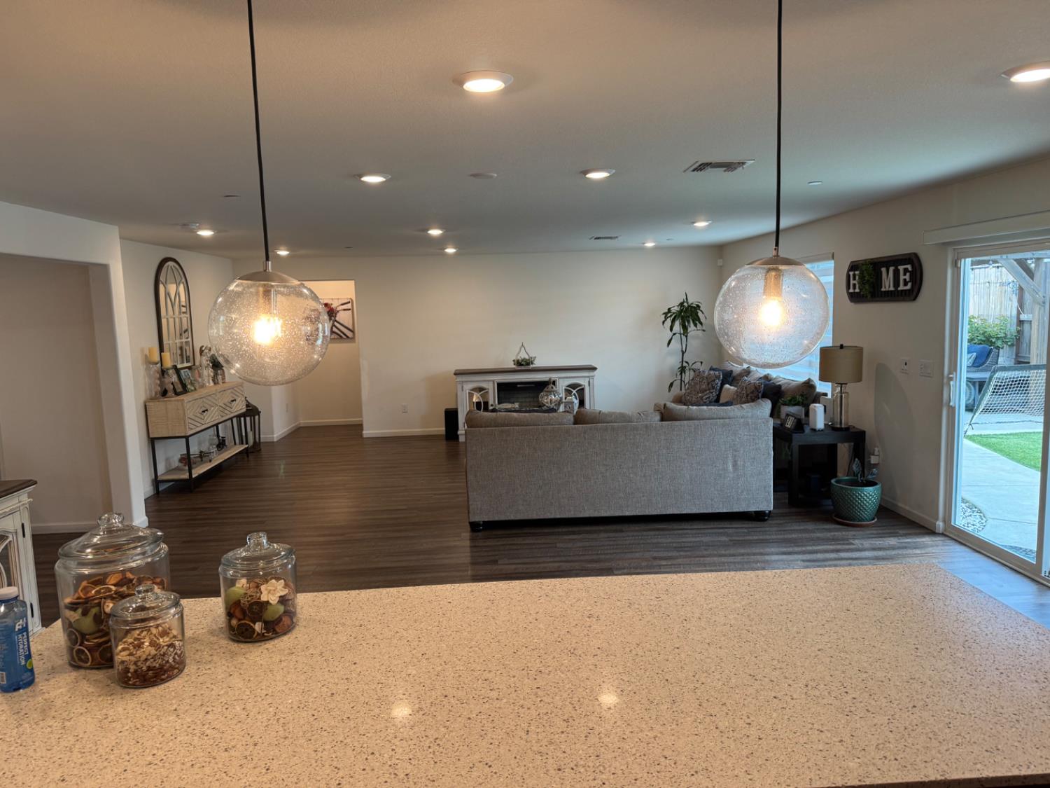 6954 E Braly, Fresno, CA 93727