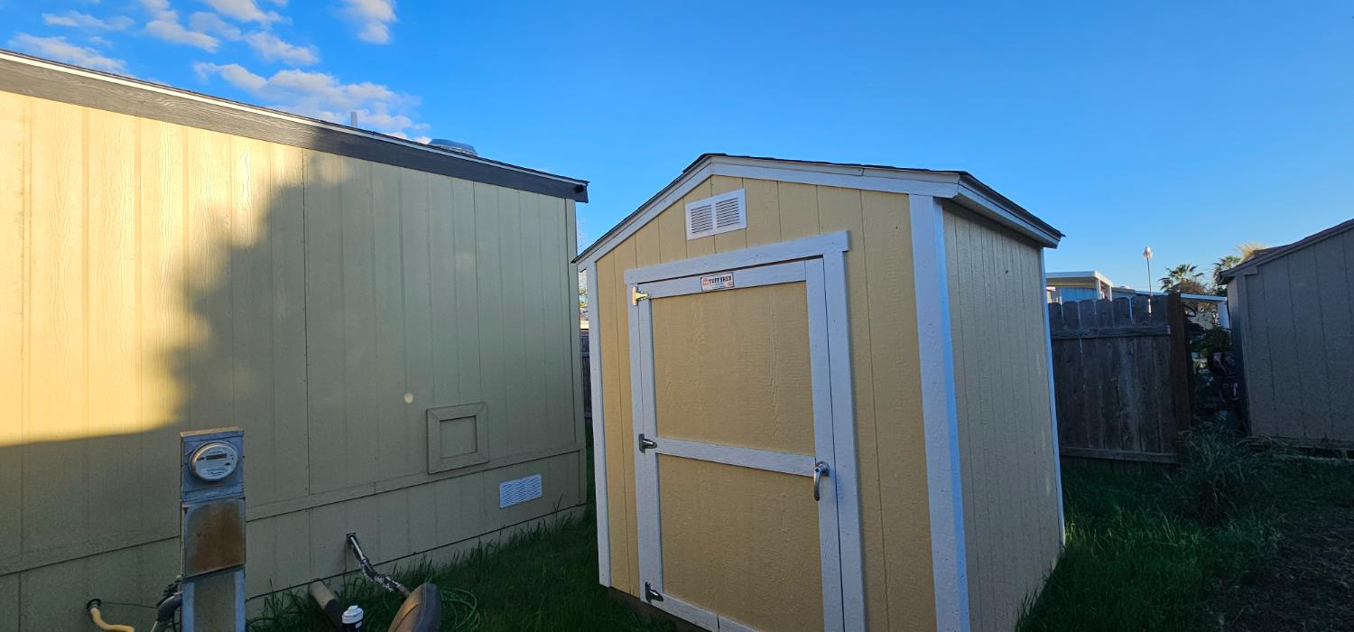 2575 S Willow, Fresno, CA 93725