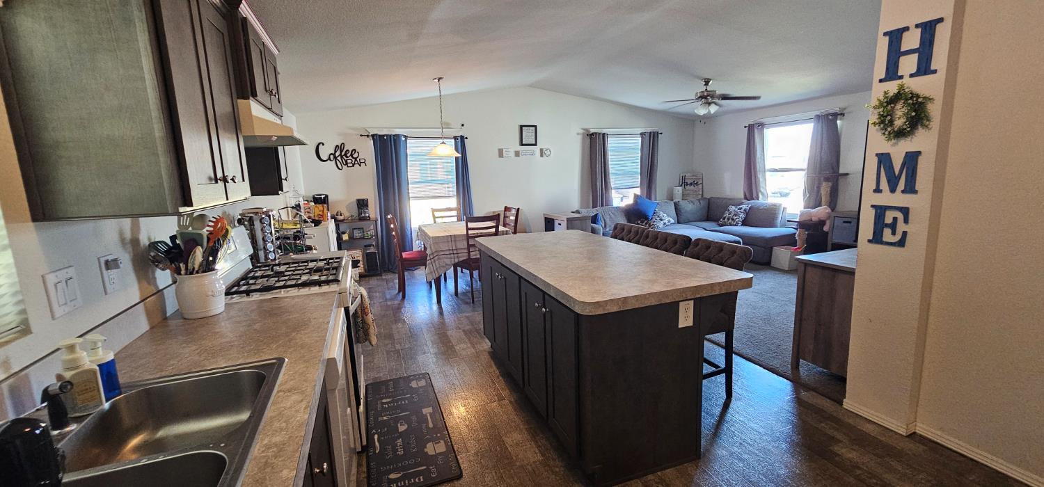 2575 S Willow #140, Fresno, CA 93725