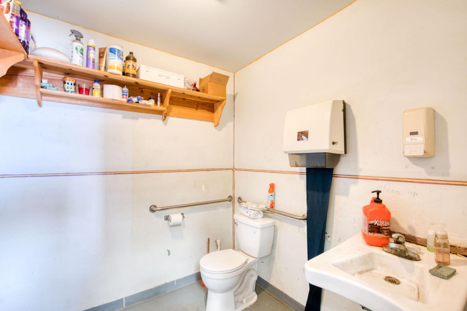 20389 Main St, Stratford, CA 93266