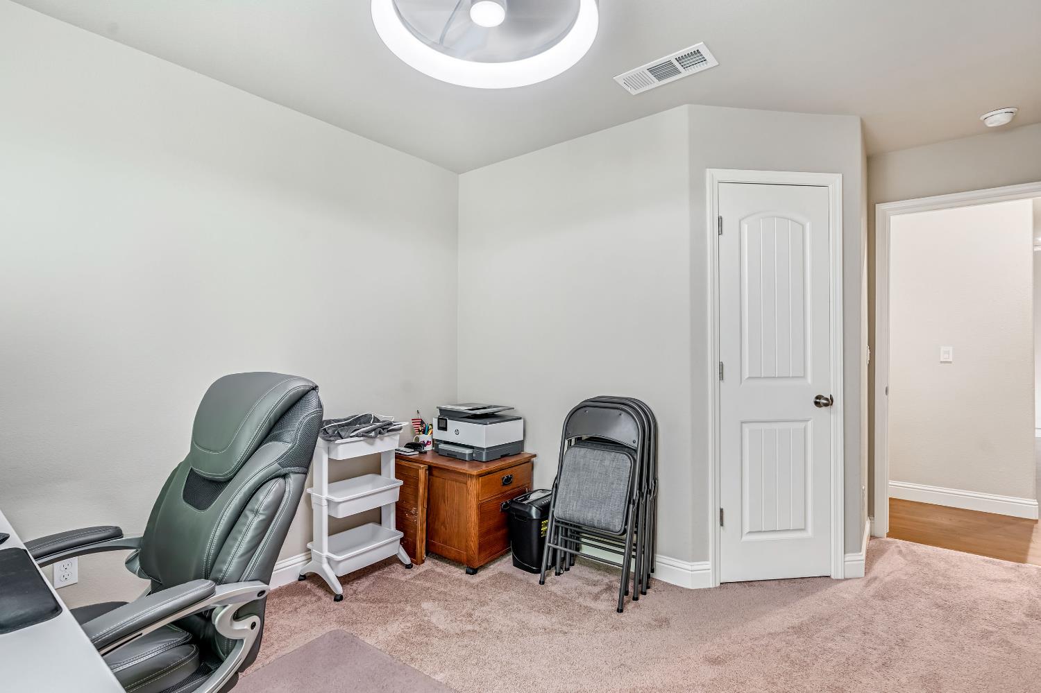 2424 Las Rosas Ave, Clovis, CA 93619