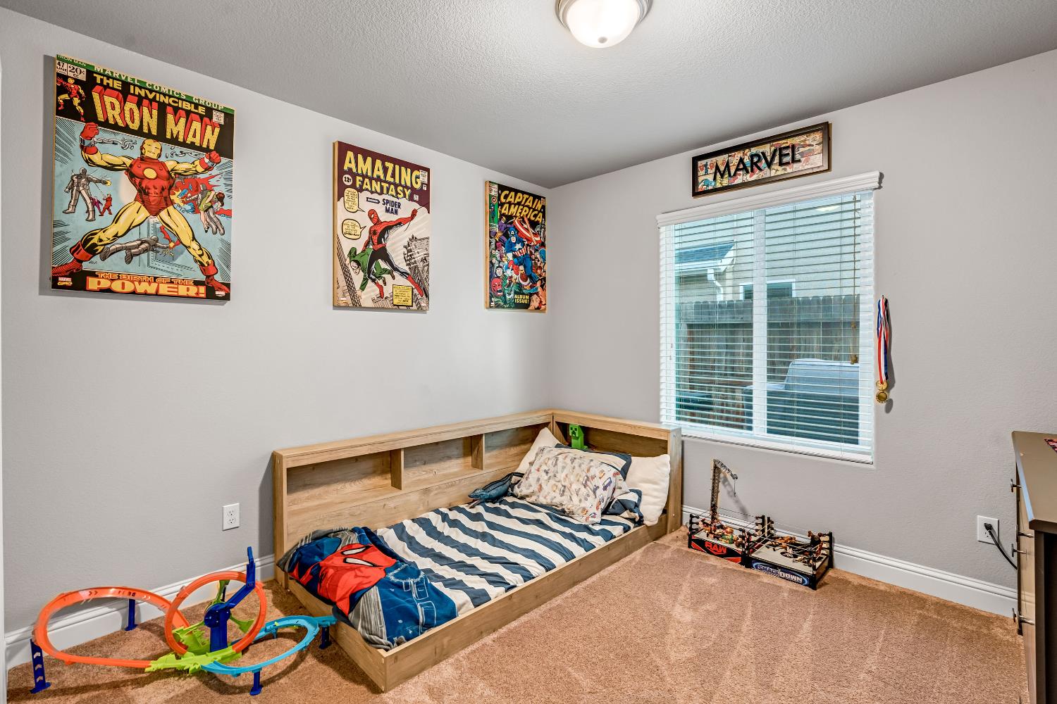 2424 Las Rosas Ave, Clovis, CA 93619